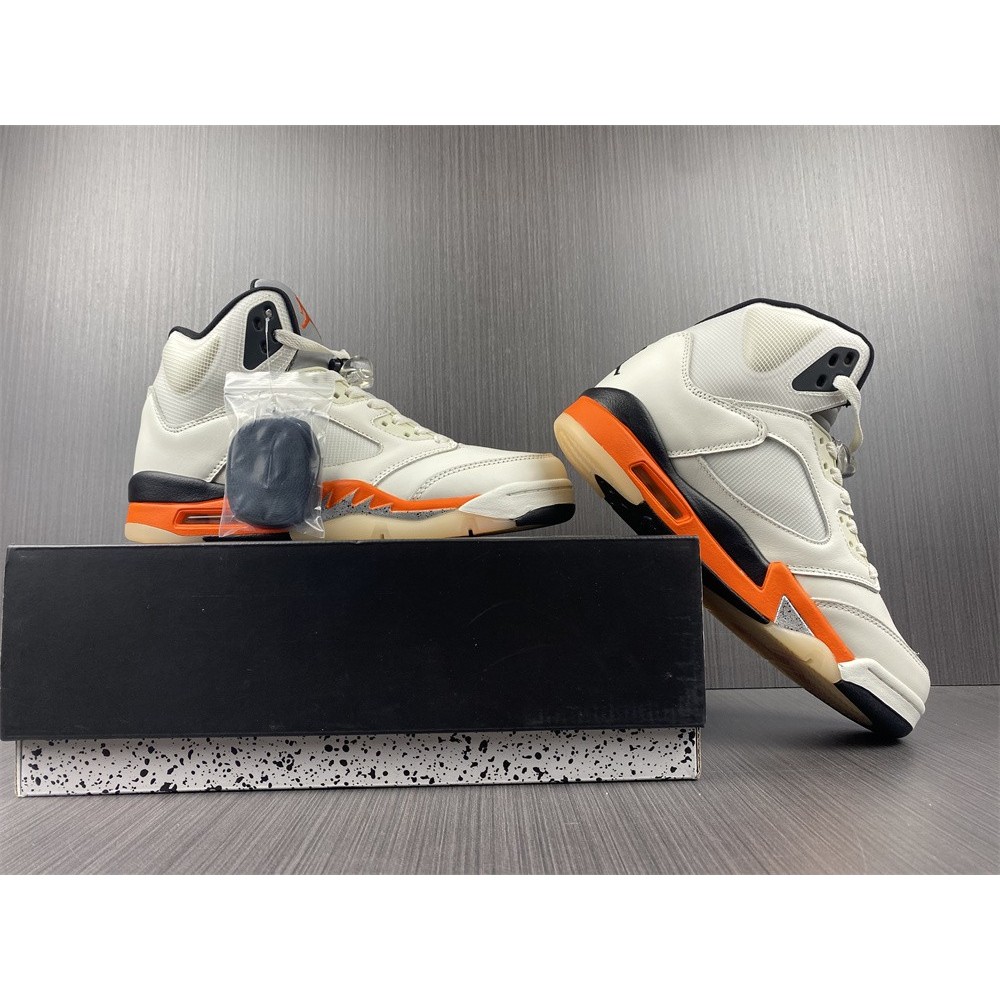 AIR JORDAN 5 RETRO UNC UNIVERSITY BLUE DV1310-401