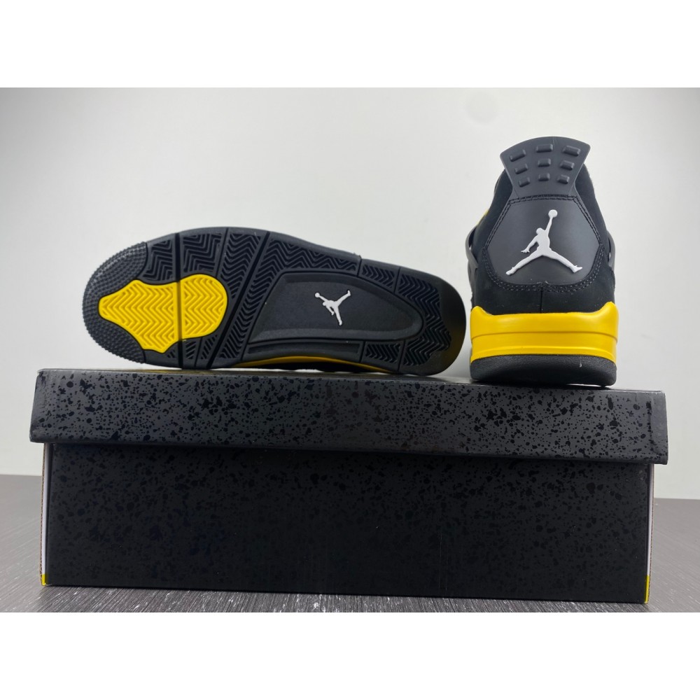 Air Jordan 4 Retro