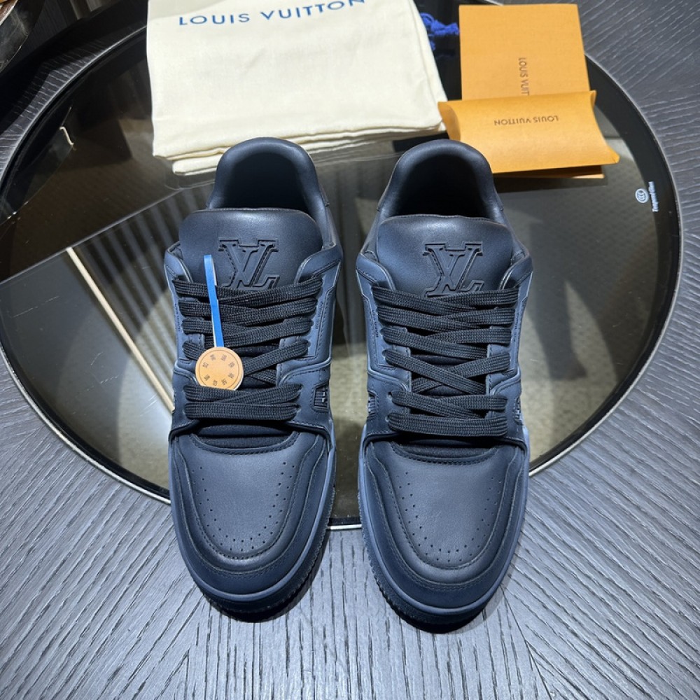 L0uis V*1t*on Sneaker LL035