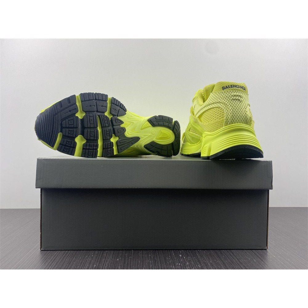 Ba*len*cia*ga phantom sneakers