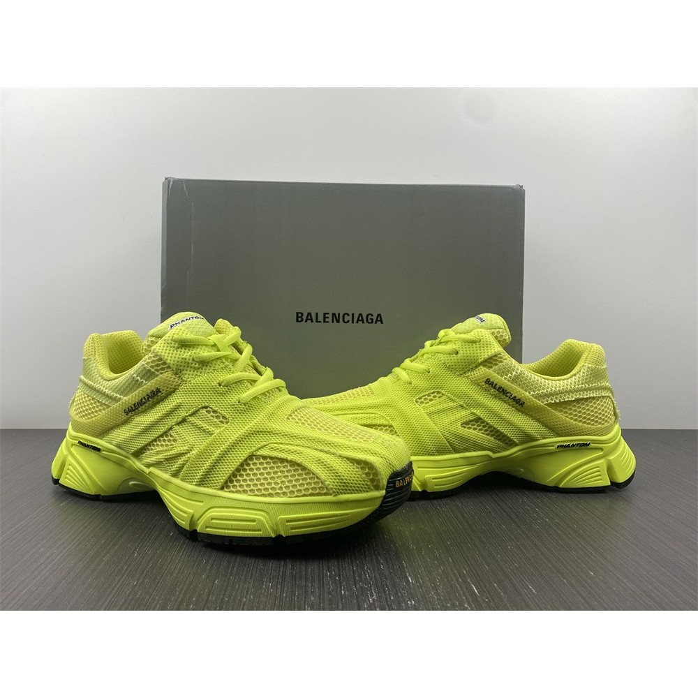 Ba*len*cia*ga phantom sneakers