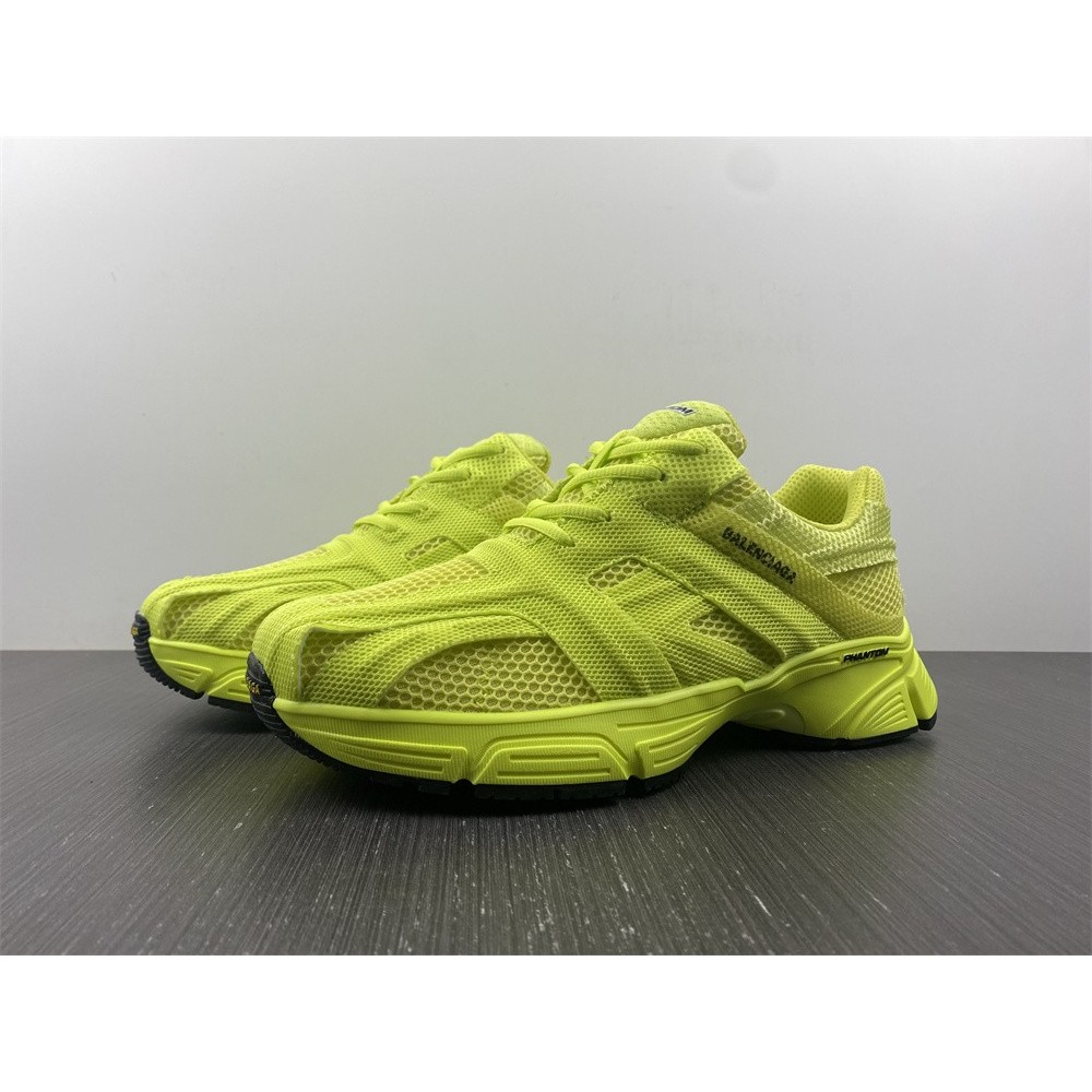 Ba*len*cia*ga phantom sneakers