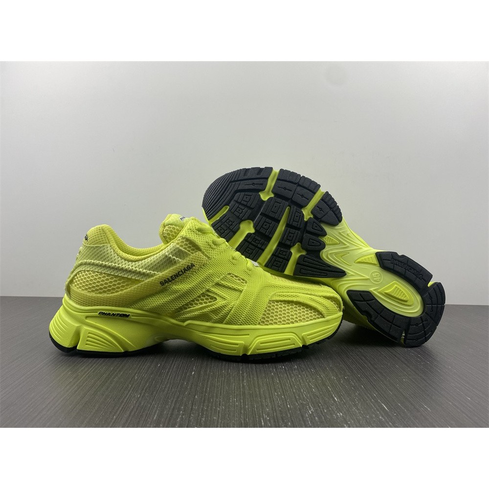 Ba*len*cia*ga phantom sneakers