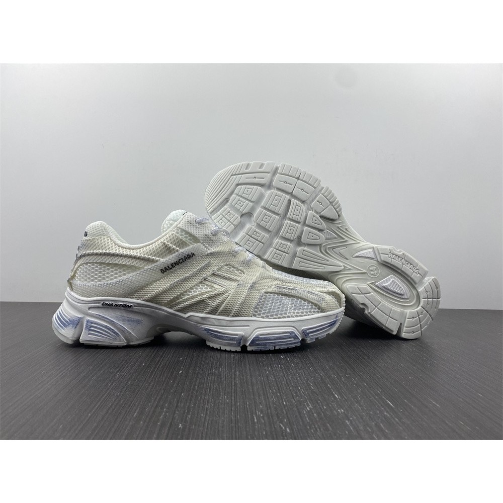 Ba*len*cia*ga phantom sneakers