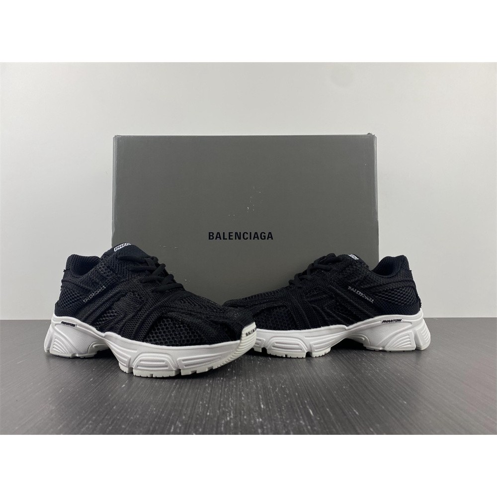 Ba*len*cia*ga phantom sneakers