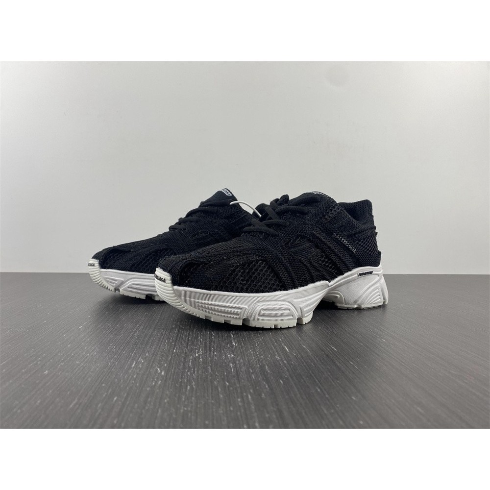 Ba*len*cia*ga phantom sneakers